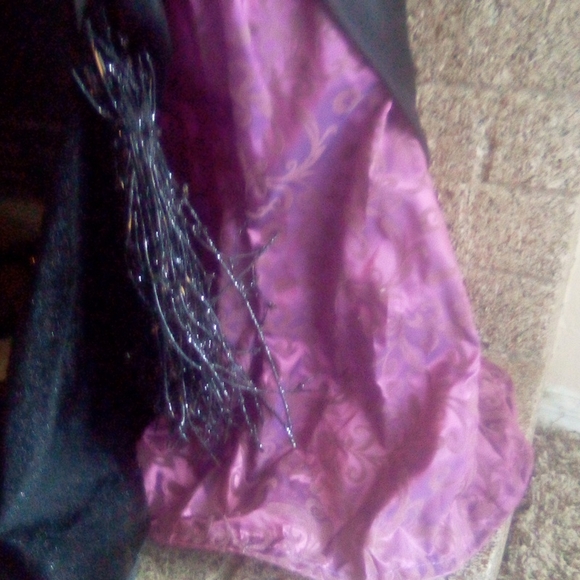 Wicked Webster's Witch Doll Decor - Picture 14 of 16